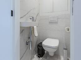 Apartment With Magnificient Sea-view