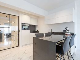 Apartment With Magnificient Sea-view