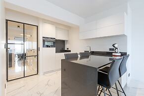 Luxury Apartment With Stunning sea Views