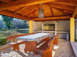 Filleona Comfortable Holiday Residence