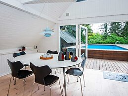 6 Person Holiday Home in Hemmet-by Traum