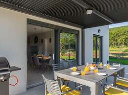 Lotta Comfortable Holiday Residence