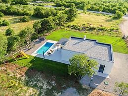 Lotta Comfortable Holiday Residence