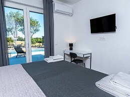 Lotta Comfortable Holiday Residence