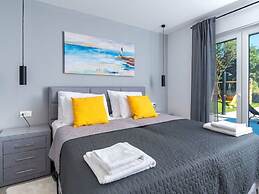 Lotta Comfortable Holiday Residence