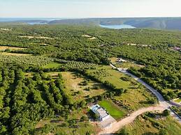 Lotta Comfortable Holiday Residence