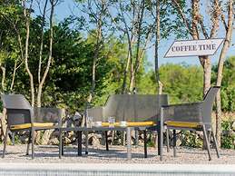 Lotta Comfortable Holiday Residence