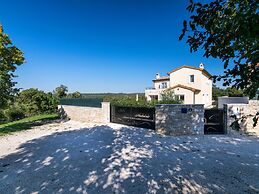 Patricia Comfortable Holiday Residence