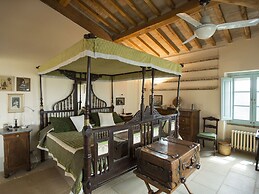 Belvilla by OYO Villa With Private Pool