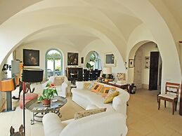 Belvilla by OYO Villa With Private Pool