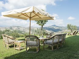 Belvilla by OYO Villa With Private Pool