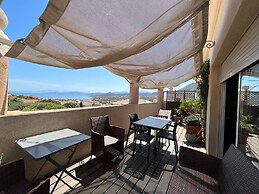 Apartment With sea View and Pool