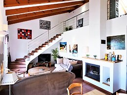 Apartment With sea View and Pool