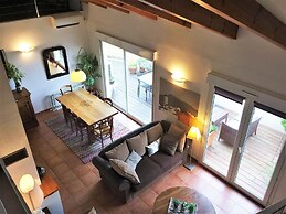 Apartment With sea View and Pool