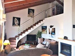 Apartment With sea View and Pool