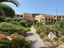 Apartment With sea View and Pool