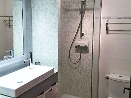 Apartment With sea View and Pool