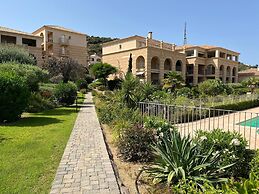 Apartment With sea View and Pool