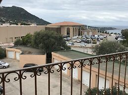 Apartment With sea View and Pool