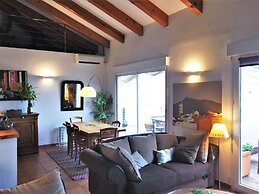 Apartment With sea View and Pool