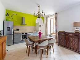 Cozy Holiday Home in Occitanie
