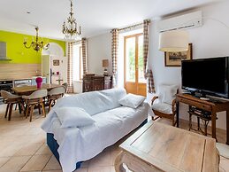 Cozy Holiday Home in Occitanie