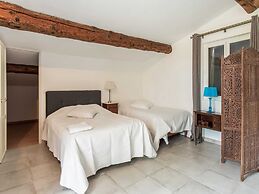 Cozy Holiday Home in Occitanie