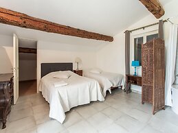 Cozy Holiday Home in Occitanie