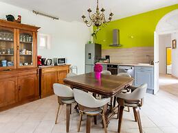 Cozy Holiday Home in Occitanie