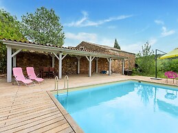 Cozy Holiday Home in Occitanie