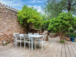 Cozy Holiday Home in Occitanie