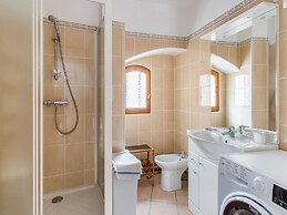 Cozy Holiday Home in Occitanie