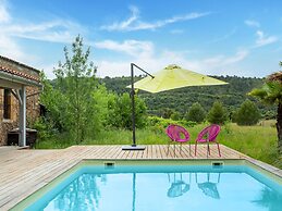 Cozy Holiday Home in Occitanie