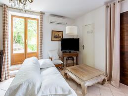 Cozy Holiday Home in Occitanie