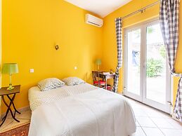 Cozy Holiday Home in Occitanie