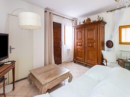 Cozy Holiday Home in Occitanie