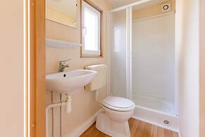 Chalet by Leukermeer Waterside