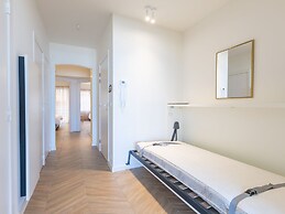 Apartment With Magnificent Sea-view