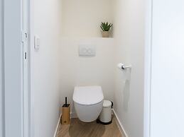 Apartment With Magnificent Sea-view