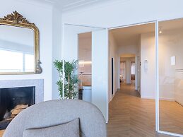 Apartment With Magnificent Sea-view