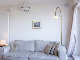 Apartment With Magnificent Sea-view