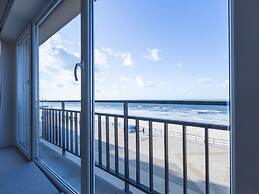 Apartment With Magnificent Sea-view