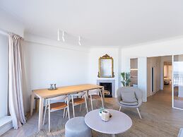 Apartment With Magnificent Sea-view