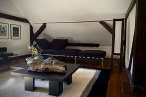 Countryside Apartment Near the Lake