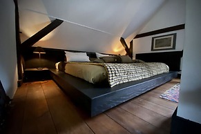 Countryside Apartment Near the Lake