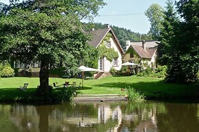 Countryside Apartment Near the Lake