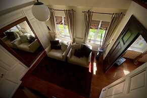 Countryside Apartment Near the Lake