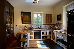 Countryside Apartment Near the Lake