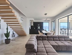 Villa Ateneum Comfortable Holiday Residence