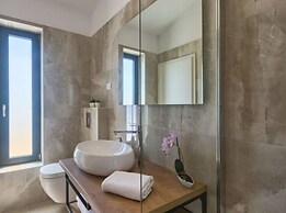 Villa Ateneum Comfortable Holiday Residence